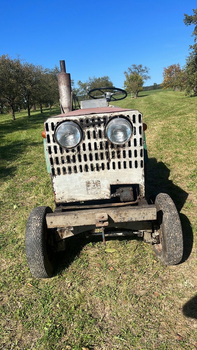 Traktor s uzávěrkou , slavia 2valec vzduchem chlazeny - 2