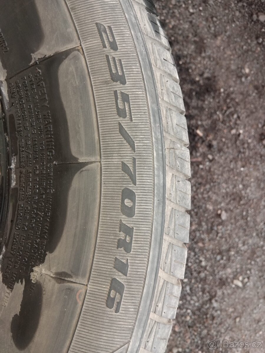 Letní pneu 235/70R16 - 2