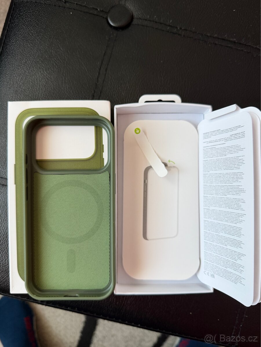 kryty na iPhone 17 Pro v zelené a hnědé barvě - 2