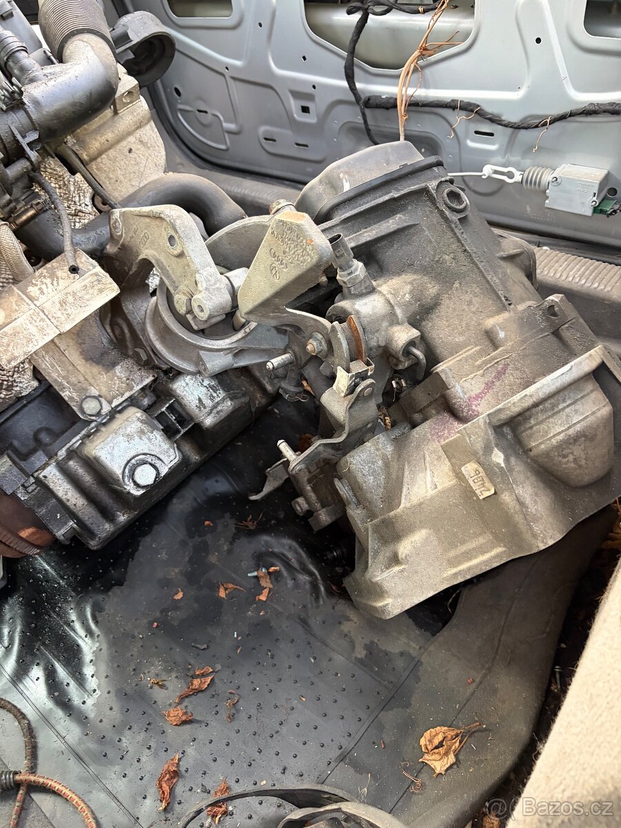 Prodam motor vcetne prevodovka 1,4tdi AMF - 2