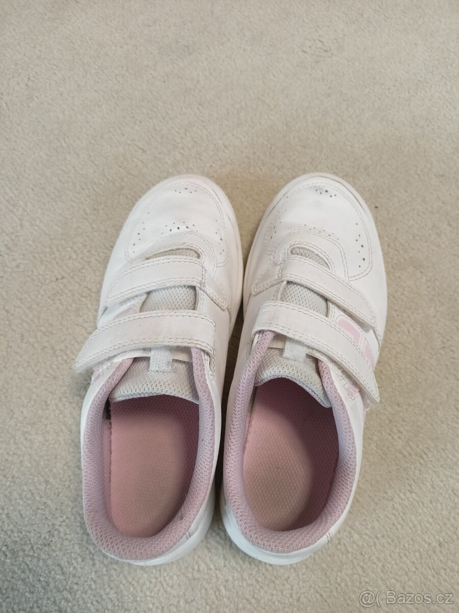 Dívčí tenisky do tělocvičny - 2