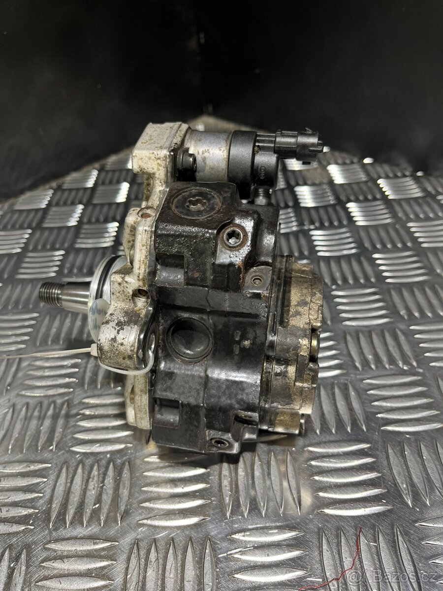 //Vstřikovací Čerpadlo Kia 2.5CRDi Bosch // - 2