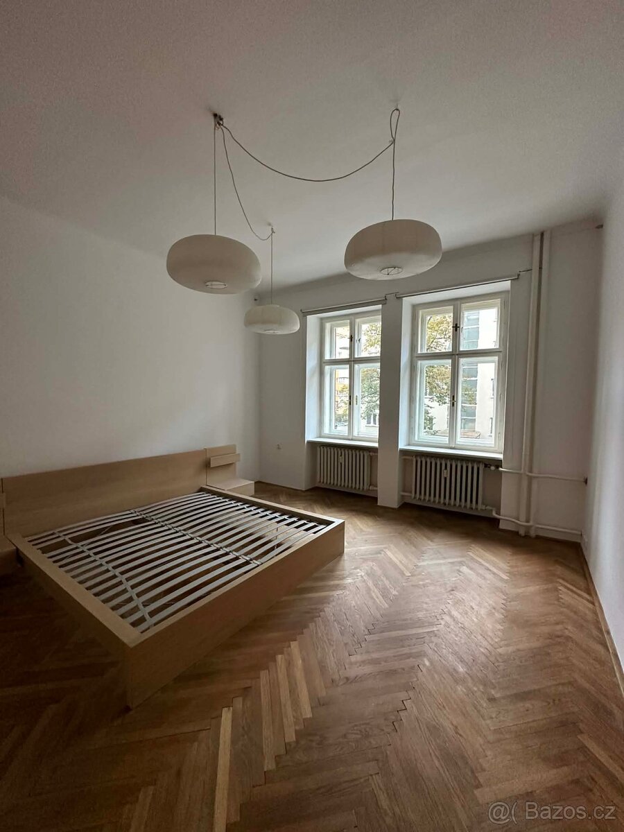 Prodám postel IKEA MALM - 2