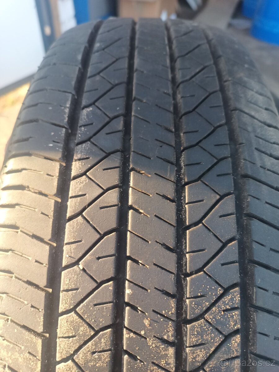 Letní pneu 215/65R16 - 2