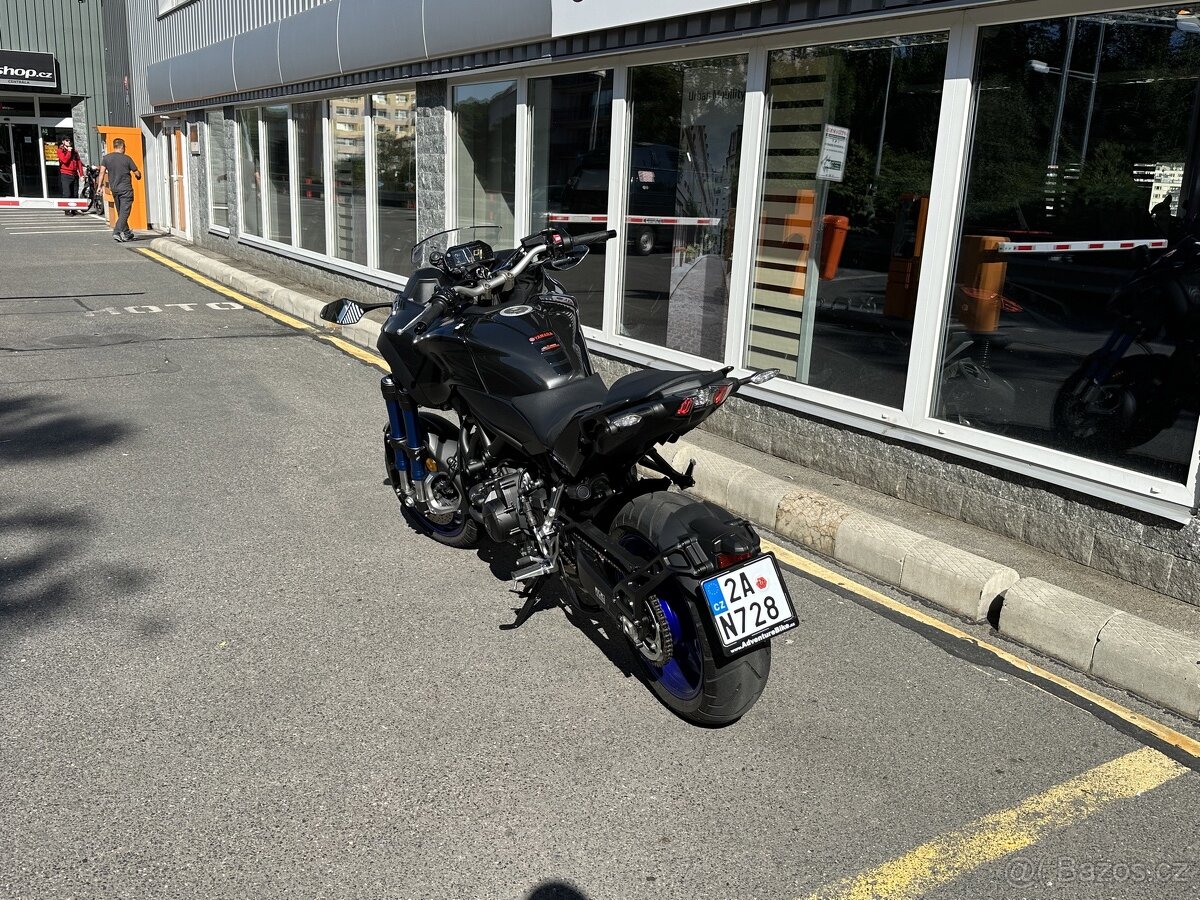 Yamaha Niken Akrapovic - 2