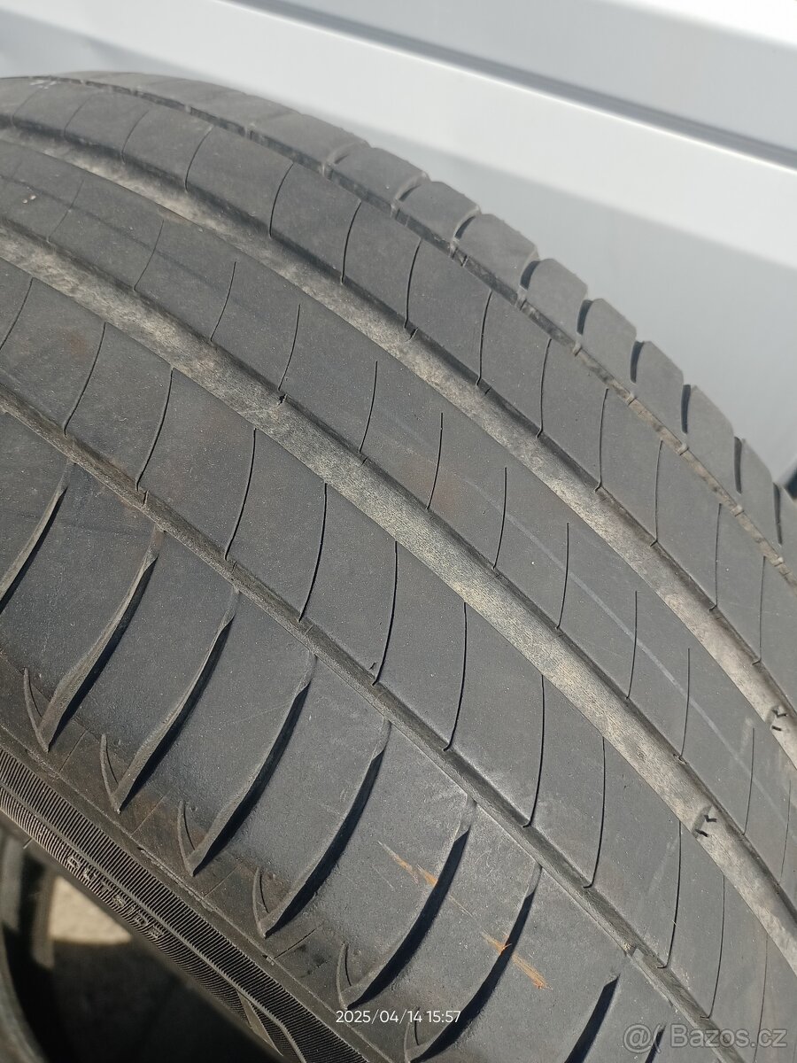 2kusy Letních 215/55R17 Michelin - 2