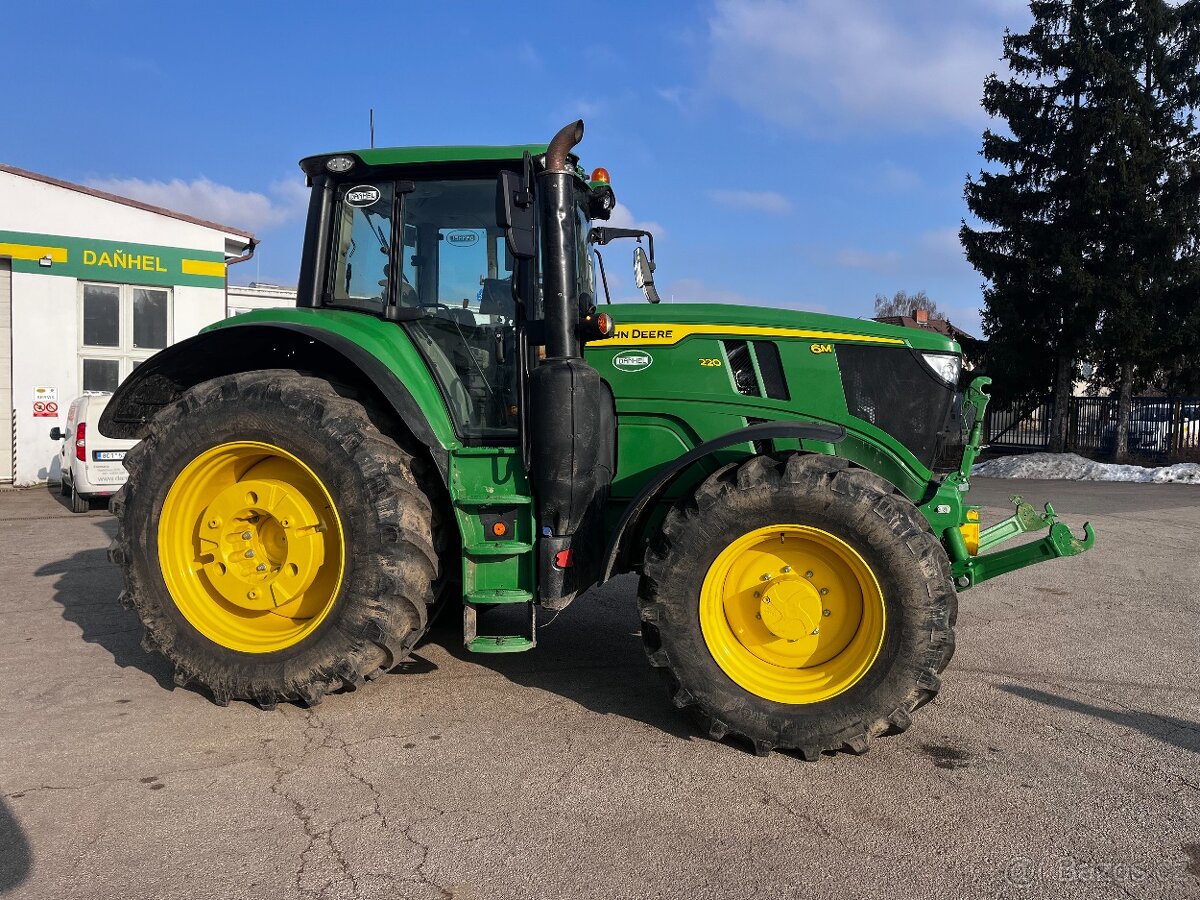 traktor John Deere 6M 220 - 2