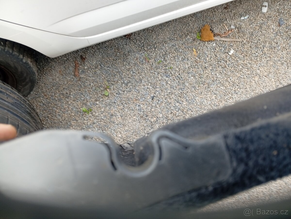 Škoda Fabia II plato kufru - 2