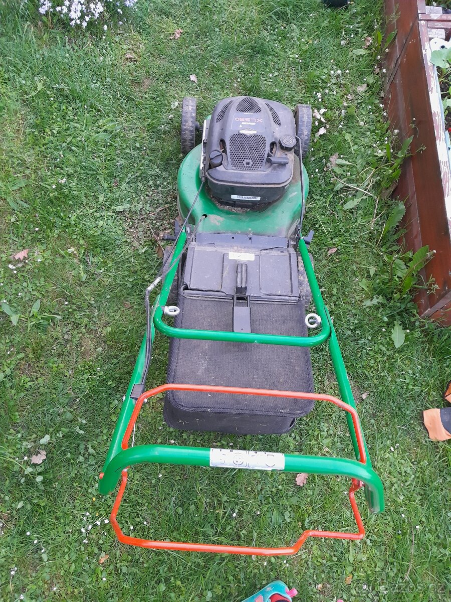 Benzinová zahradní sekačka - 2
