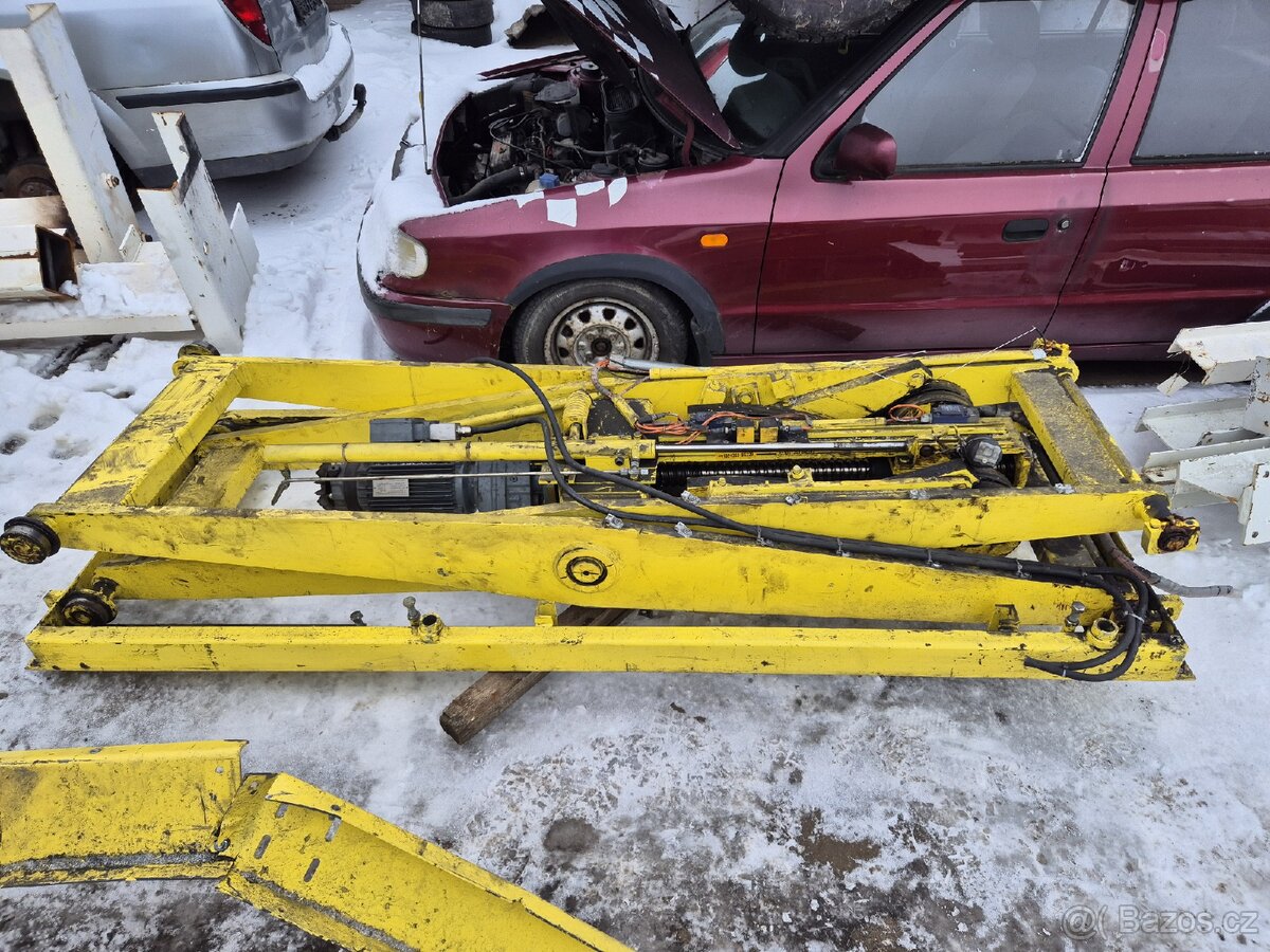 Nůžkový zvedák - 2