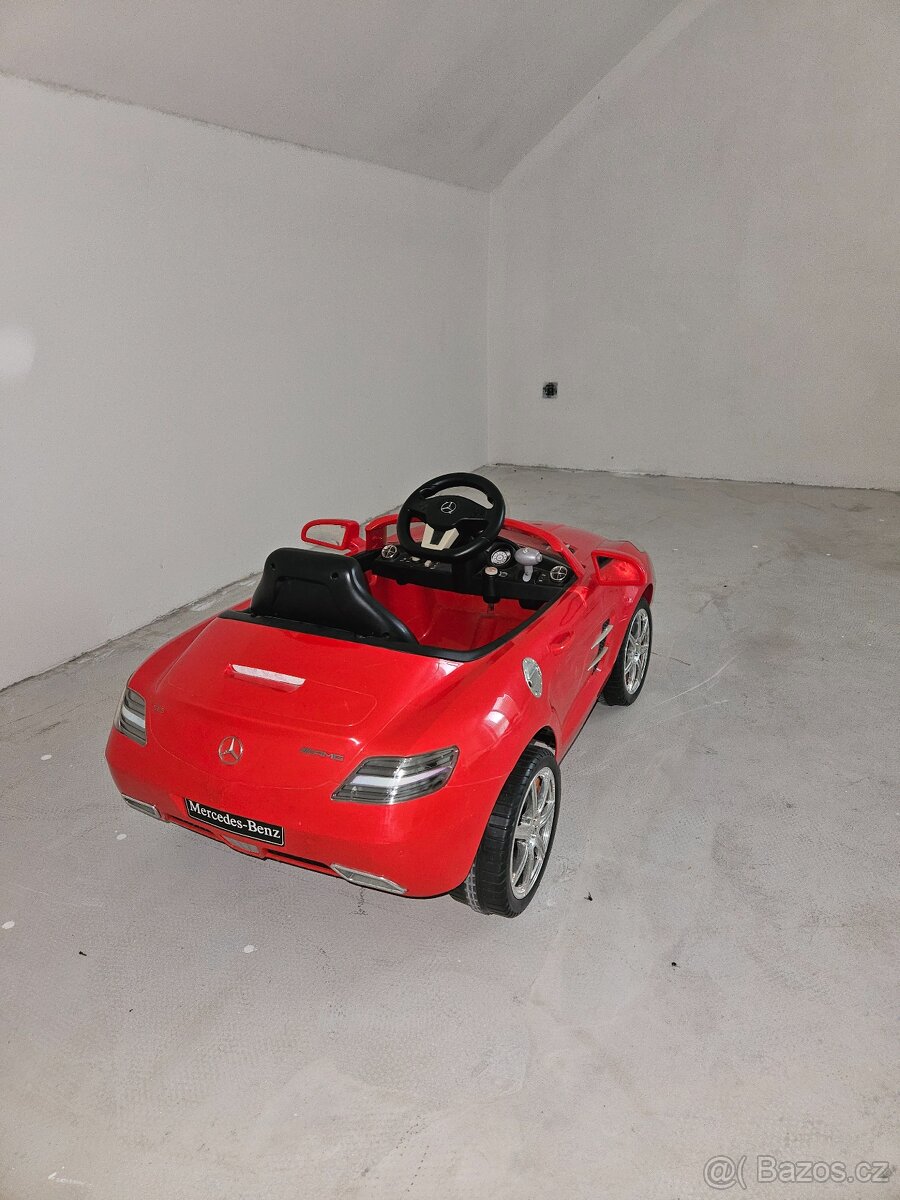 Elektrické autíčko mercedes - 2