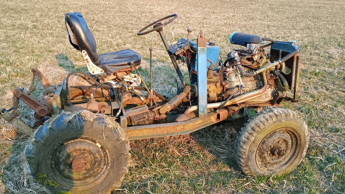 MALOTRAKTOR, DOMADĚL - 2