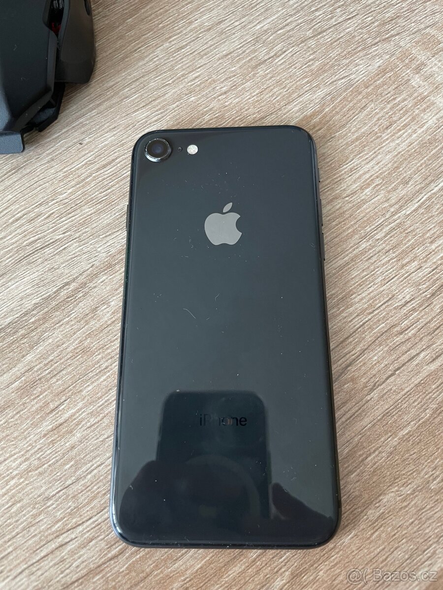 Prodej iPhonů 8 - 2