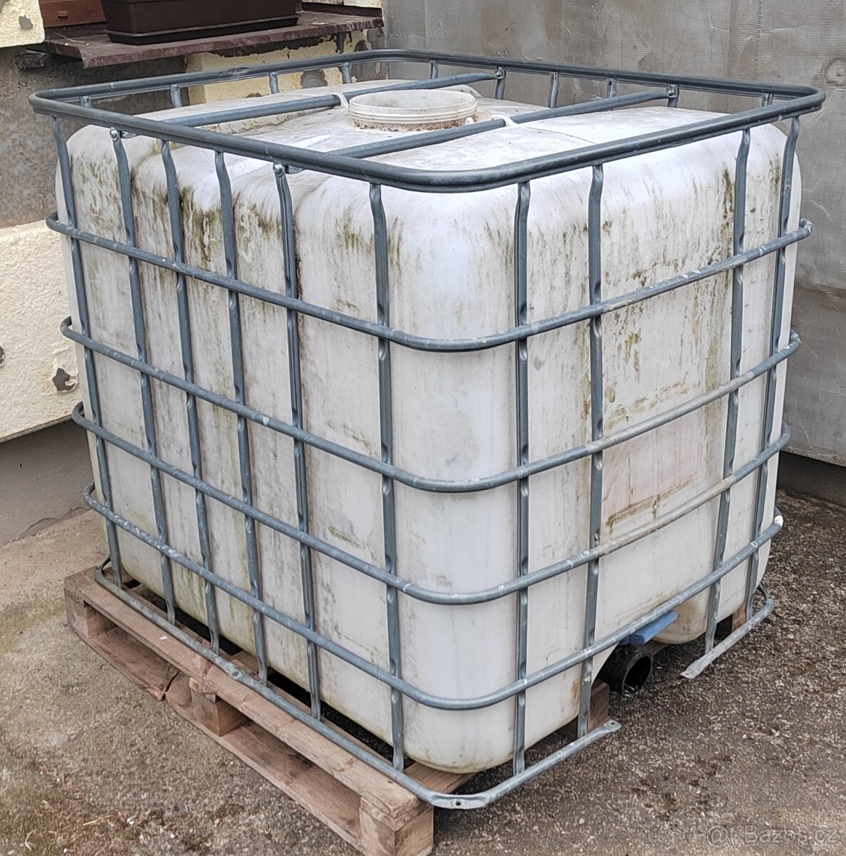 IBC nádrž 1000 litrů - 2