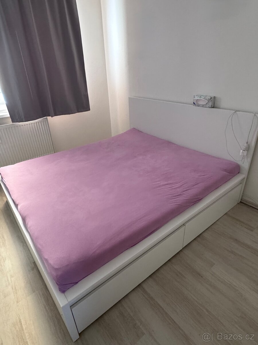 MALM postel ikea - 2