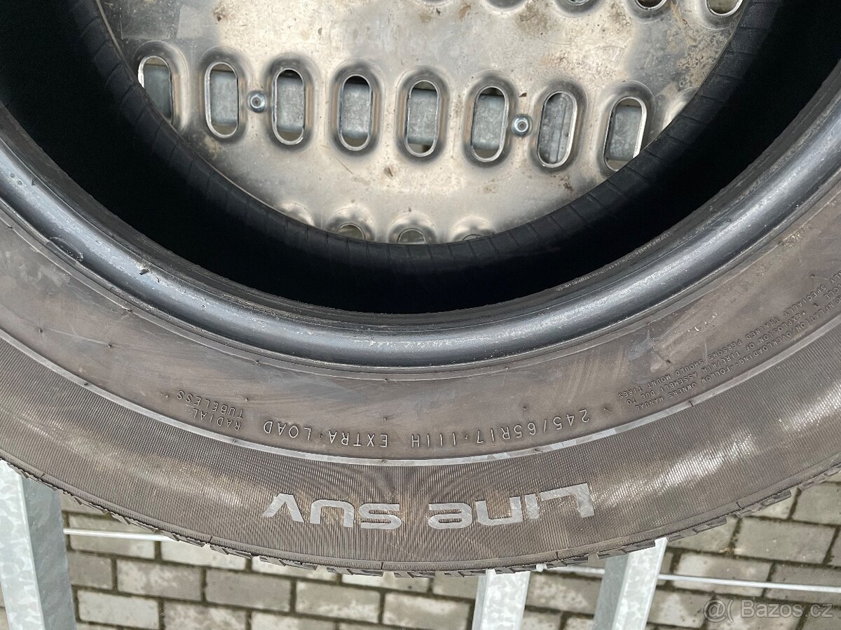 Nokian 245/65r17 - 2