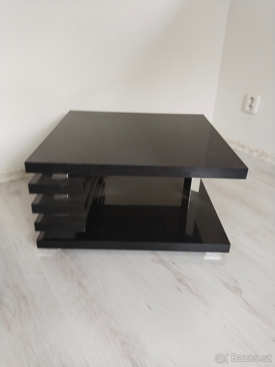 Stolek - 2
