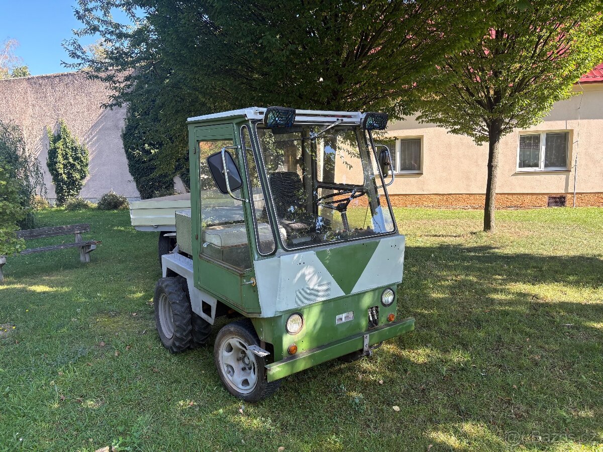 Traktor s vlekem - 2