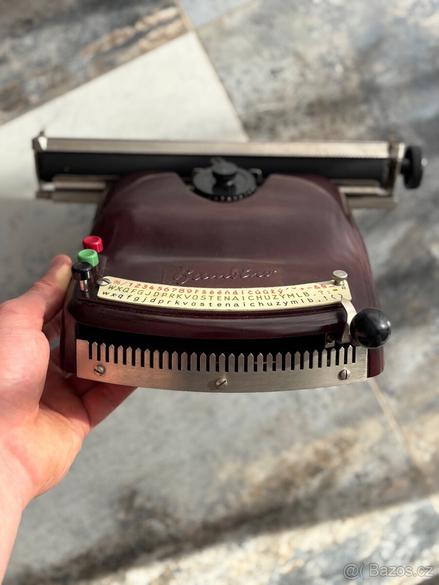 Psací stroj Bambino – funkční, s originálním kufříkem - 2