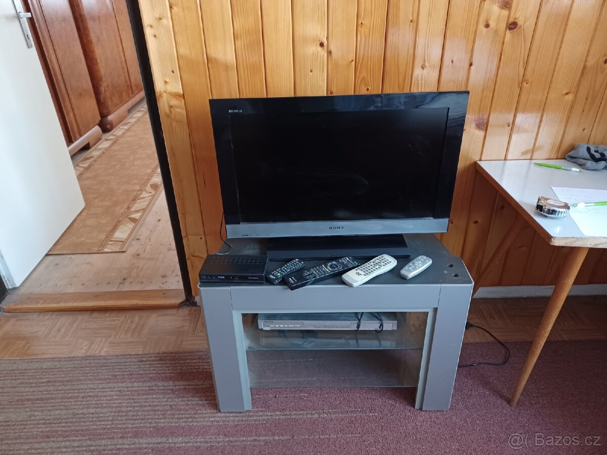 Televize, se top box, stolek a DVD přehrávač - 2