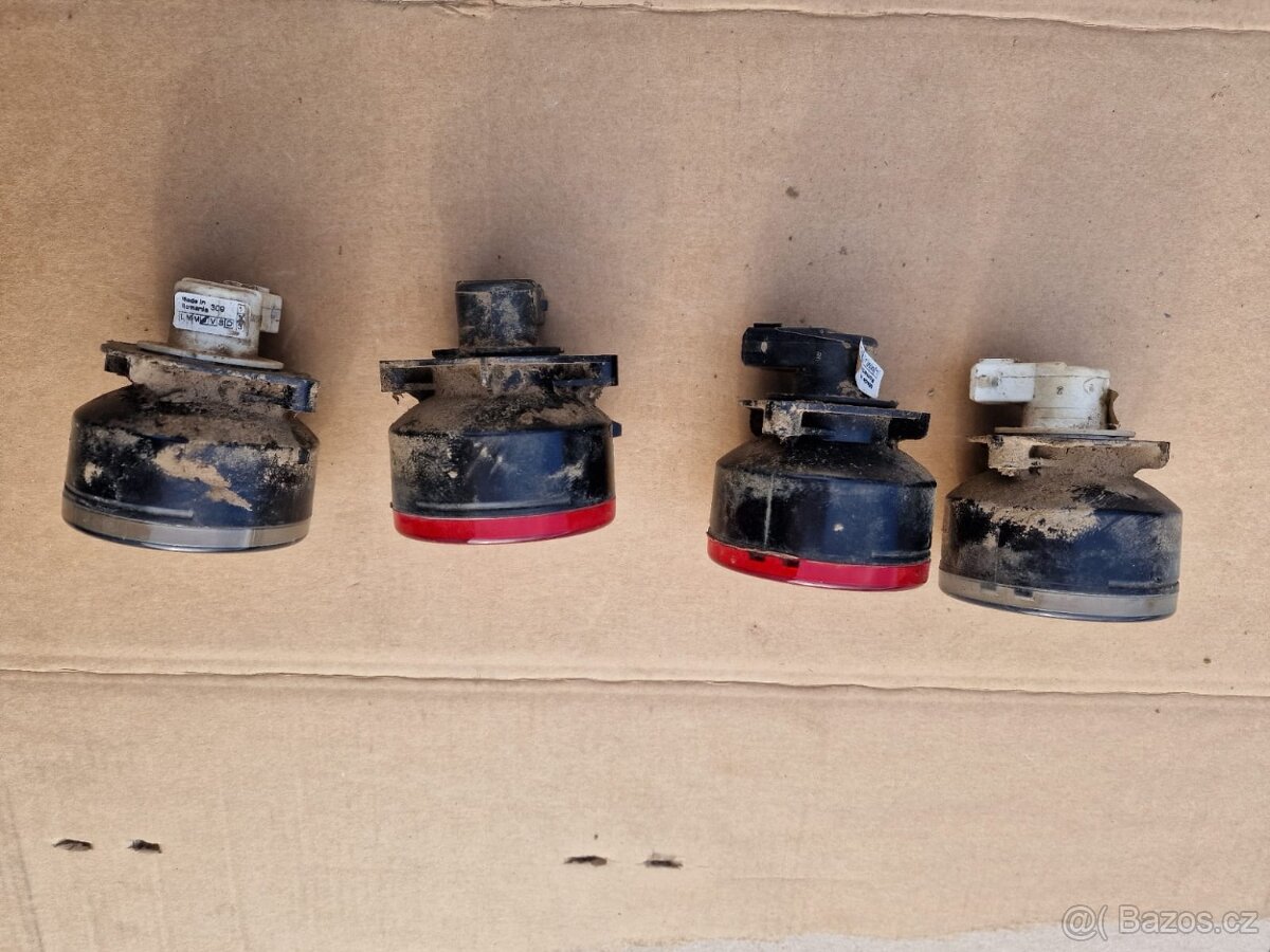 prodám osvětlení a ND na traktory Fendt - 2