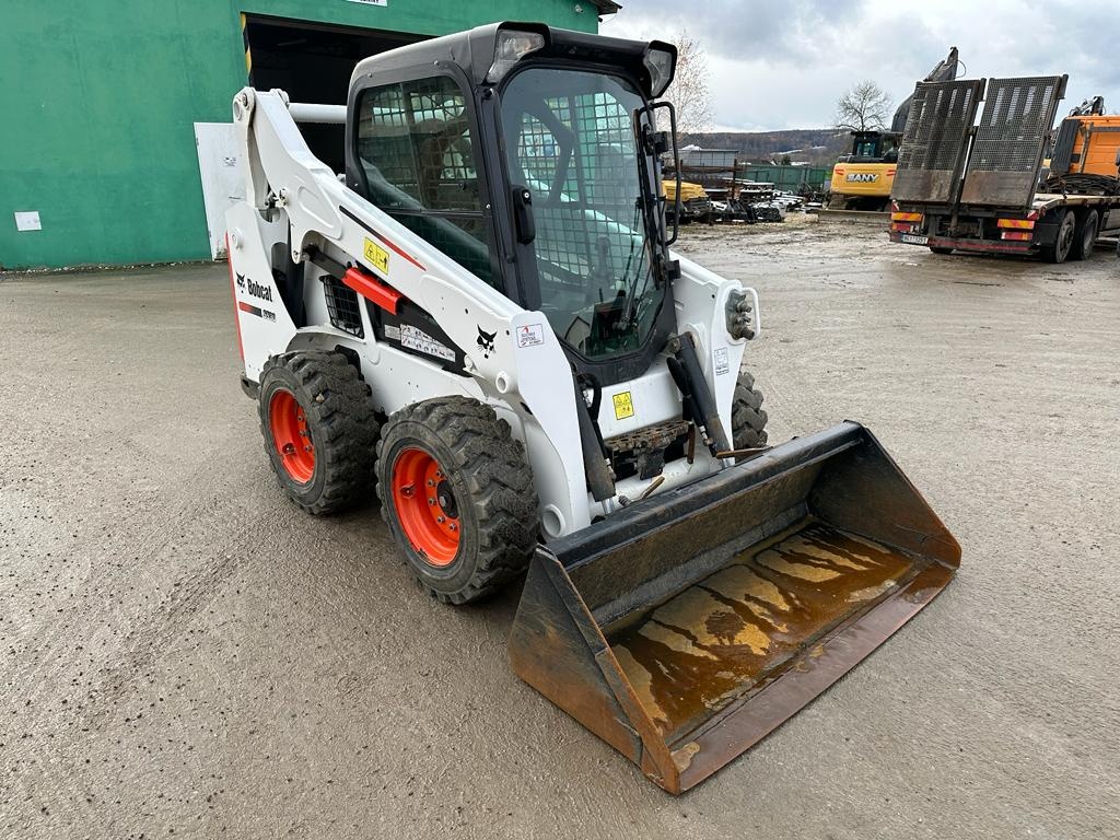 Smykový nakladač Bobcat S530 - 2