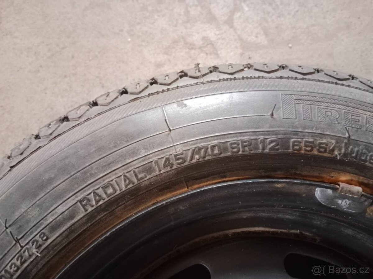 Austin Mini rezervní kolo R12 - 2