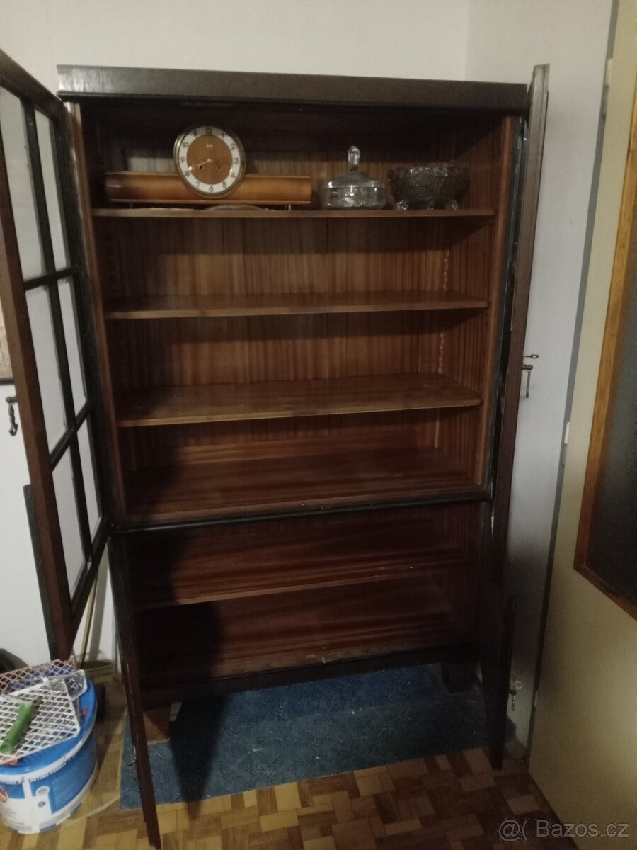 Starozitna skrin,knihovna,vitrina - 2