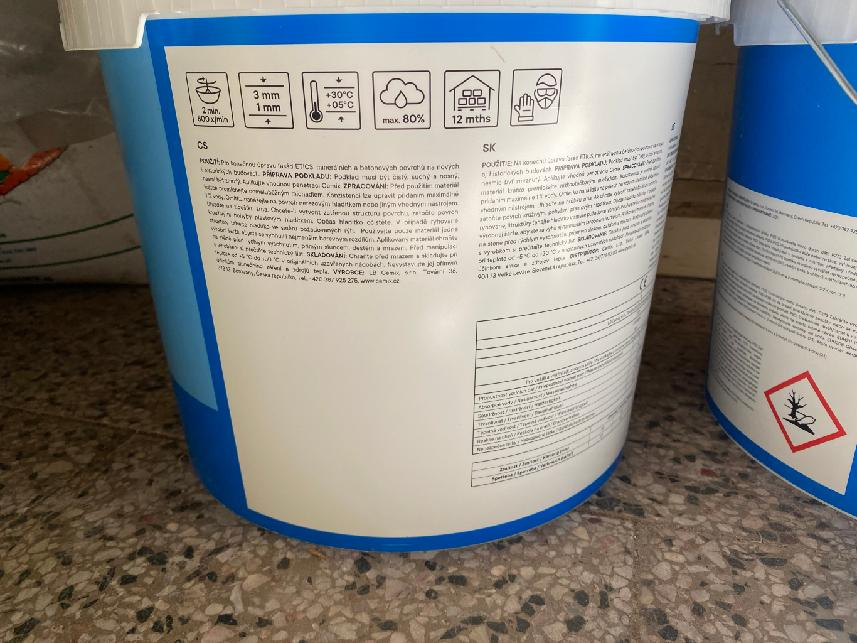 PRODÁM SILIKONOVOU OMÍTKU CEMIX - 2