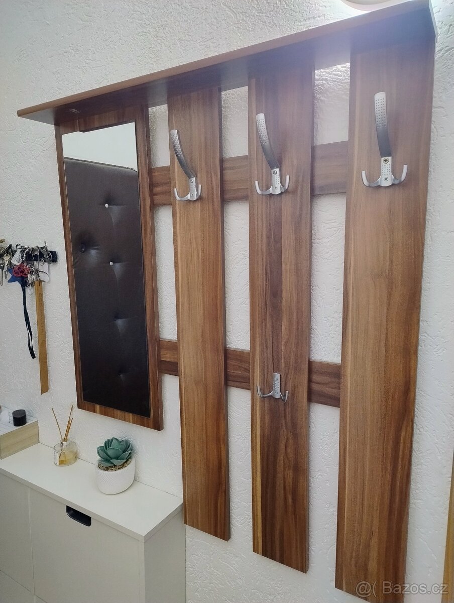 Předsíňová stěna - 2