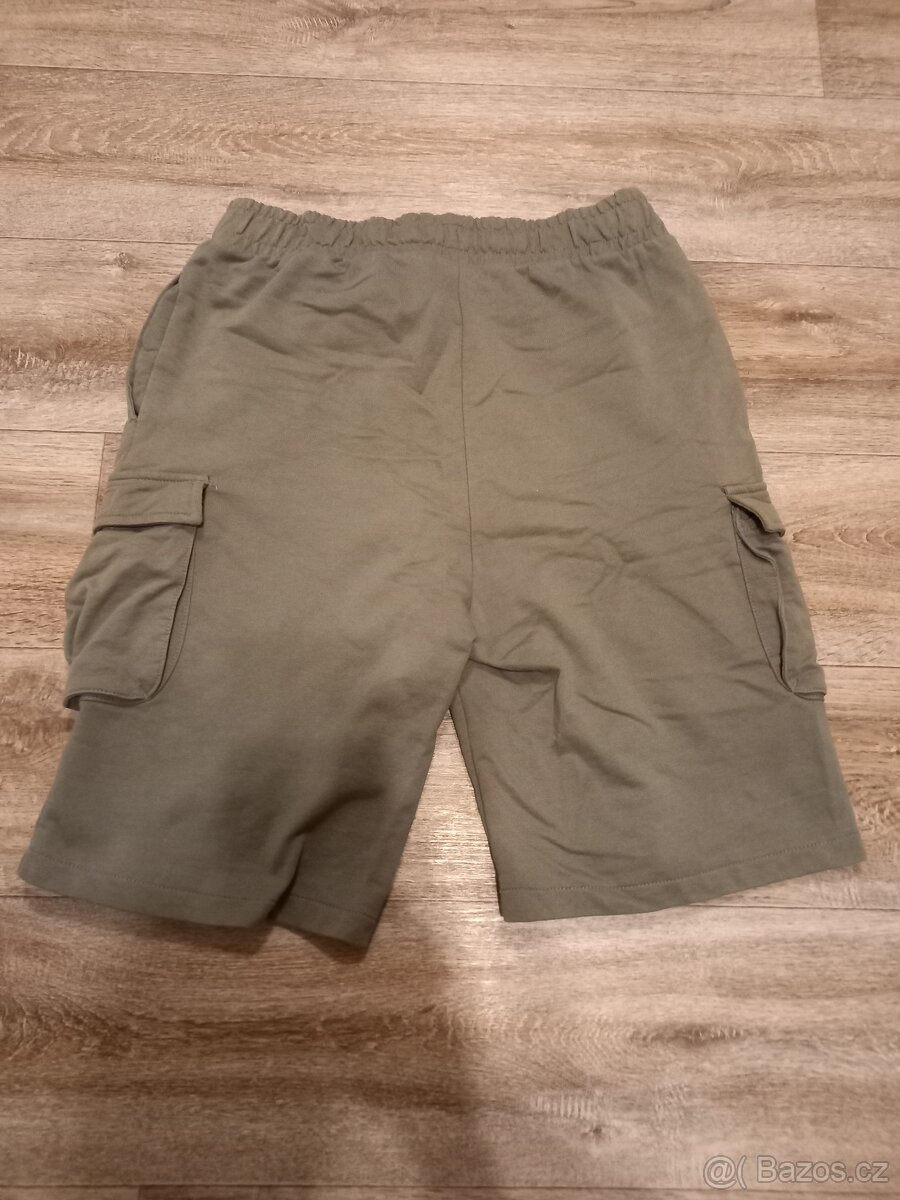 Kraťasy vel. 170/176 - 2