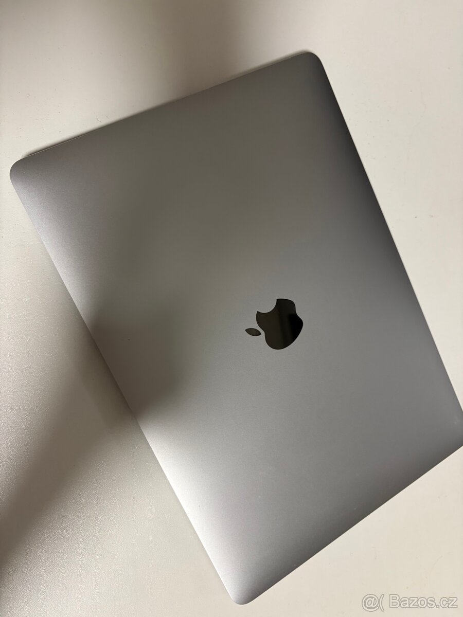 Prodám Macbook Pro 2020 chip M1 - 2