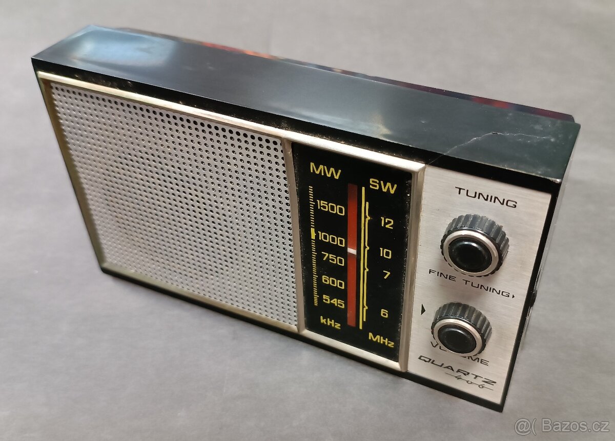 Staré rádio QUARTZ 406 - 2