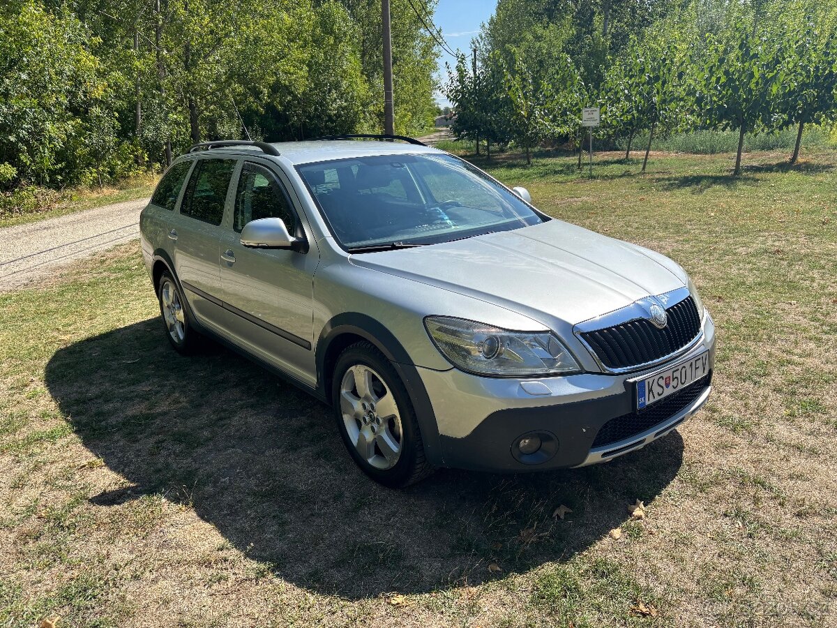 Škoda Octavia Combi 2.0 TDI 4x4 Scout - 2
