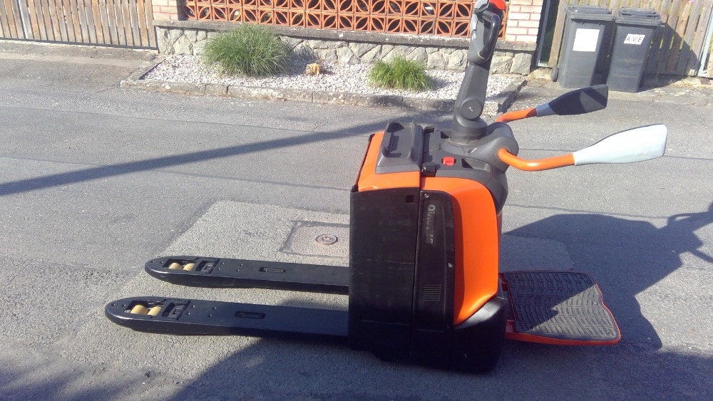 Paletový vozík LPE 200 - 2