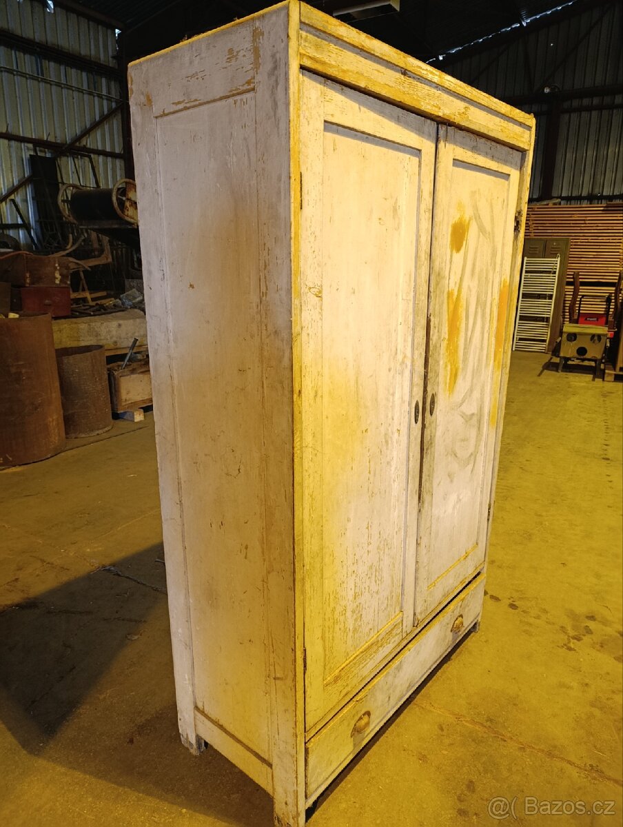 Šatní skříň - 2