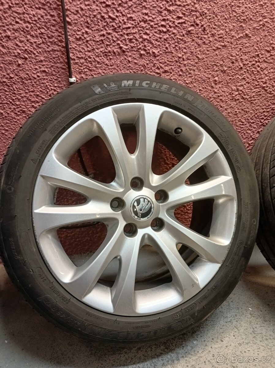 Prodám alu disky Škoda Trifid 17" 5x112 LETNÍ pneu - 2