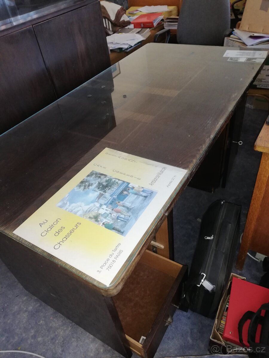 Velký psací stůl z r 1960 - 2