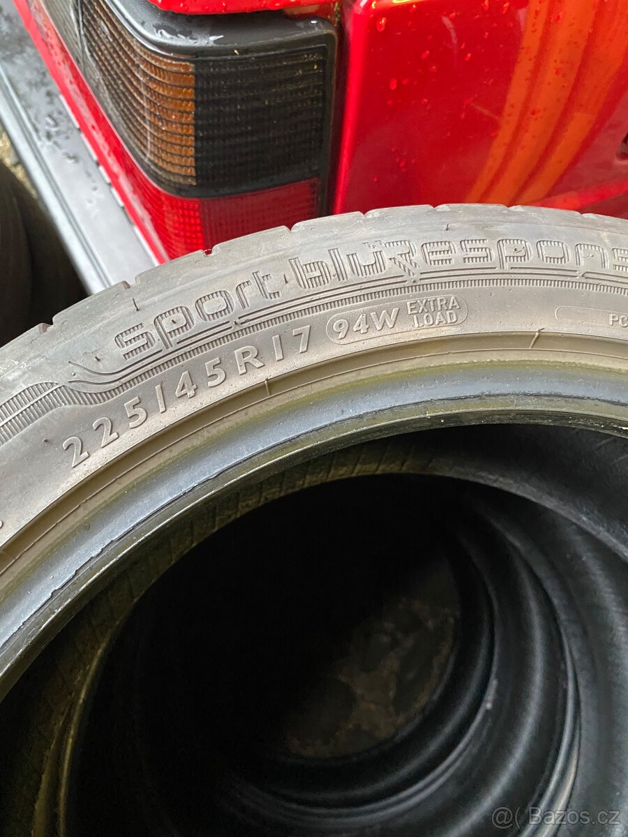 Dunlop 225/45 R17 - 2