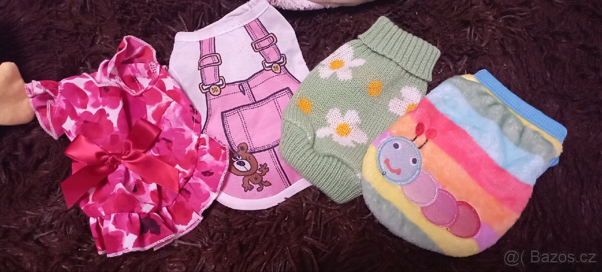 Pelíšek+4x oblečky - 2
