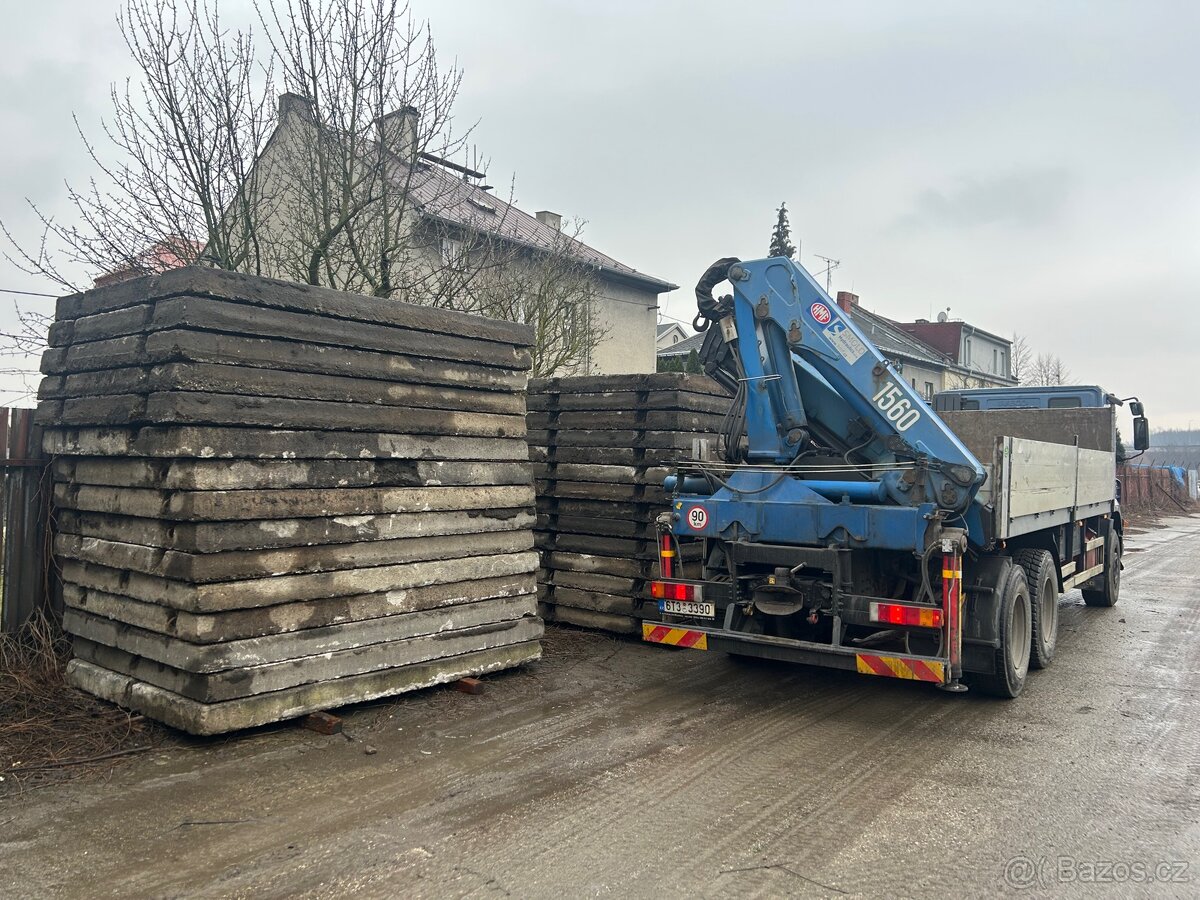 Prodám použité betonové silniční panely 300x200x18 - 2