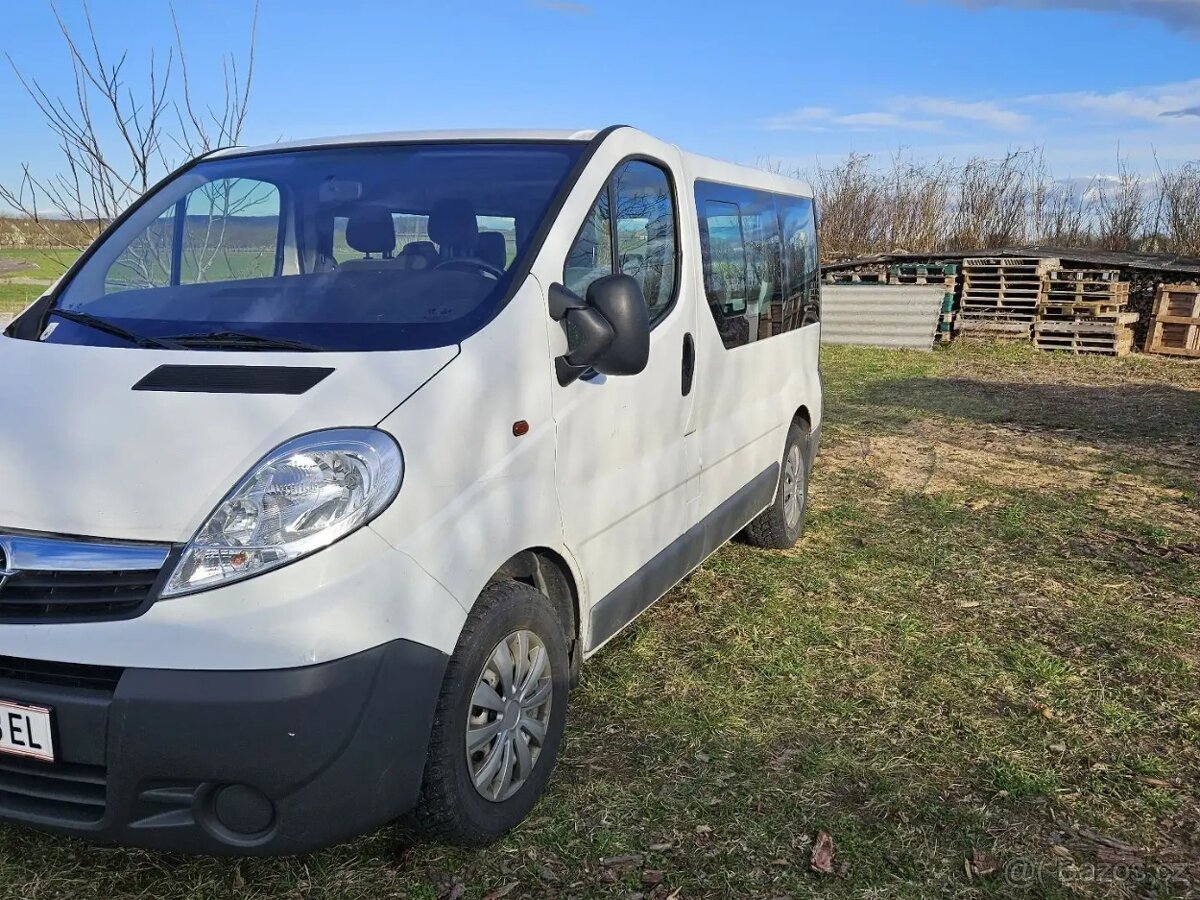 Opel vivaro 1.9 cdti 74kw rok 2005 9miestne - 2