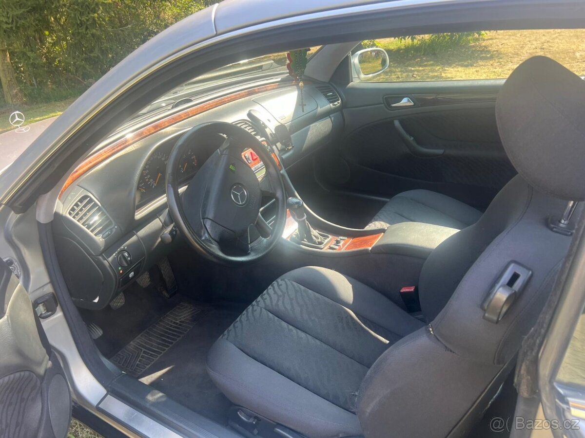 Prodám auto Mercedes-Benz CLK230 - 2