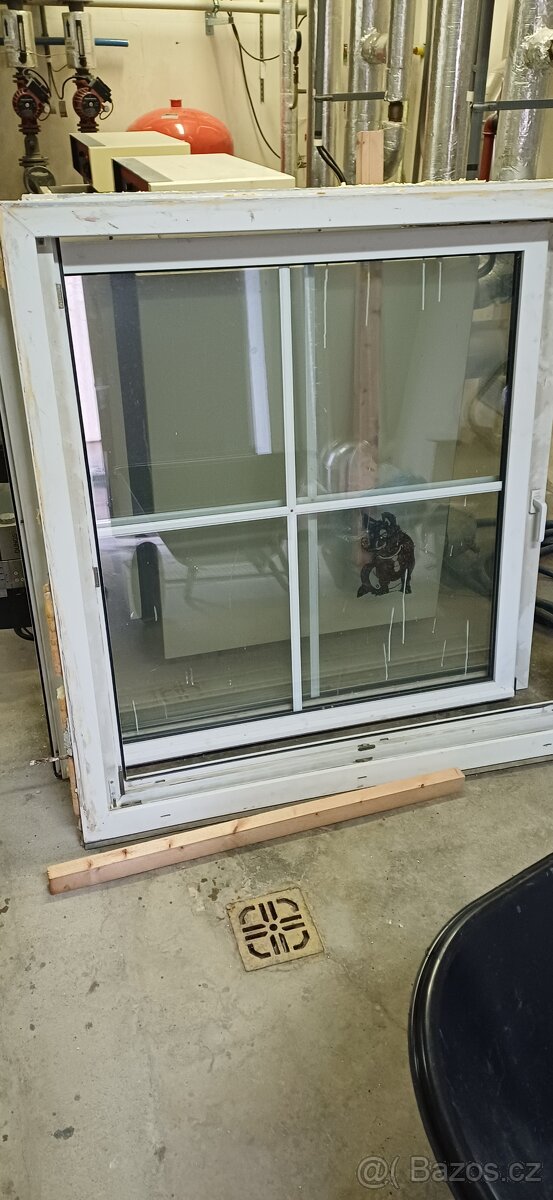 2 ks plastových oken - 2