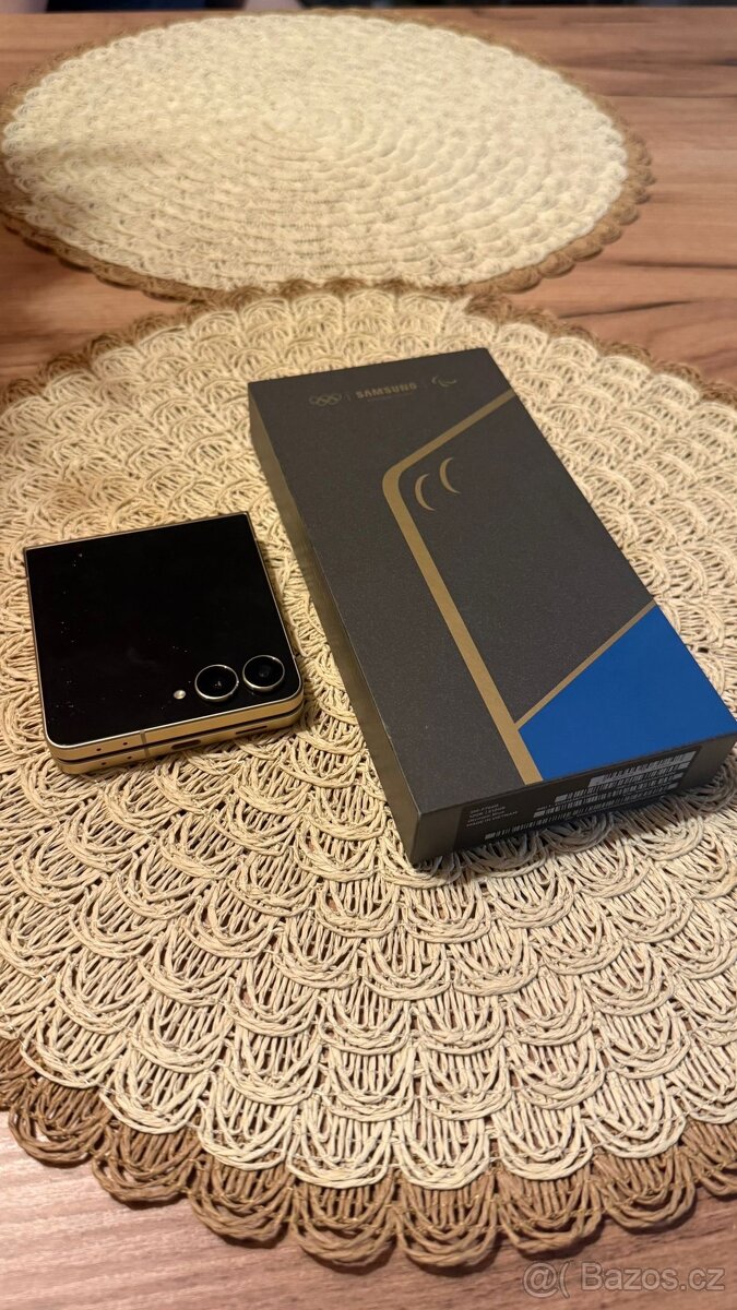 Galaxy Z Flip7 Olympic edition - 2