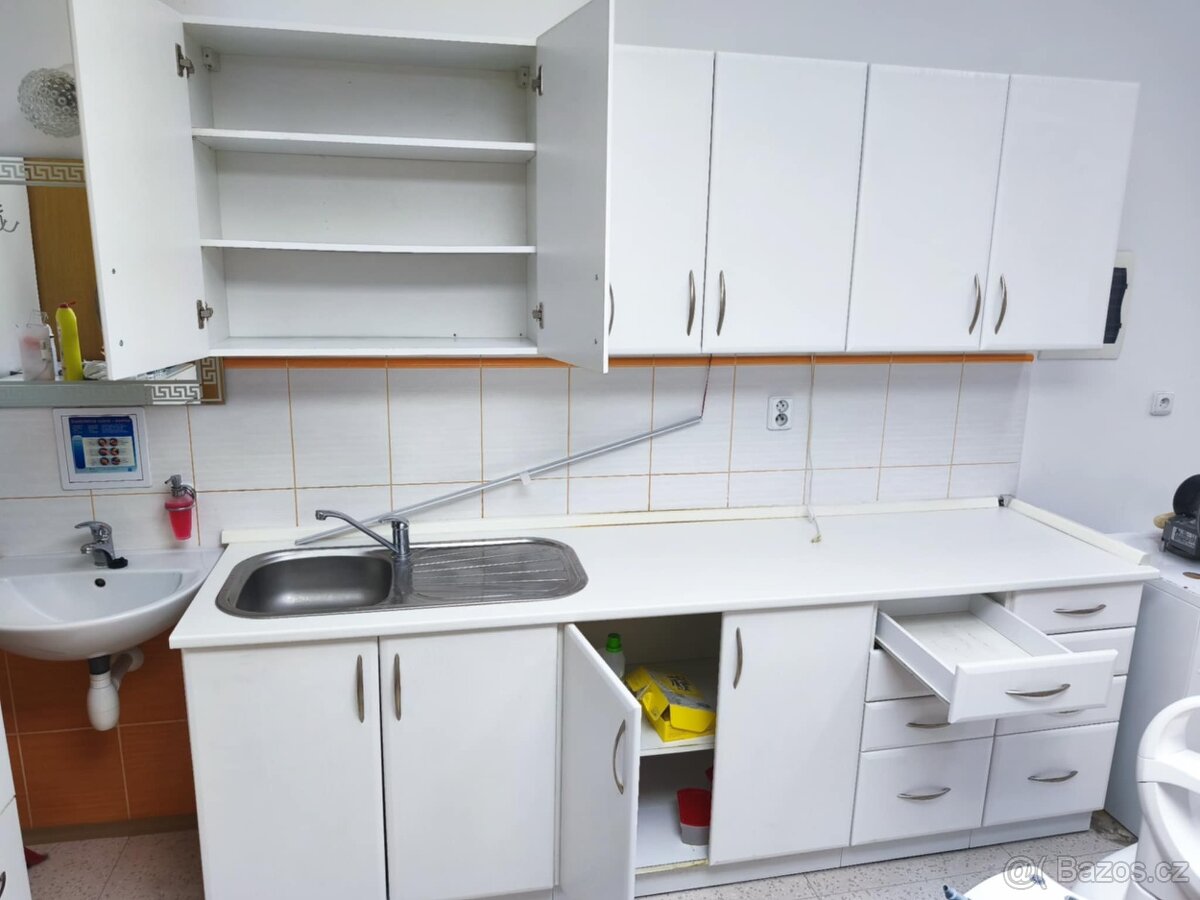 Kuchyňská linka s dřezem 240 cm - 2