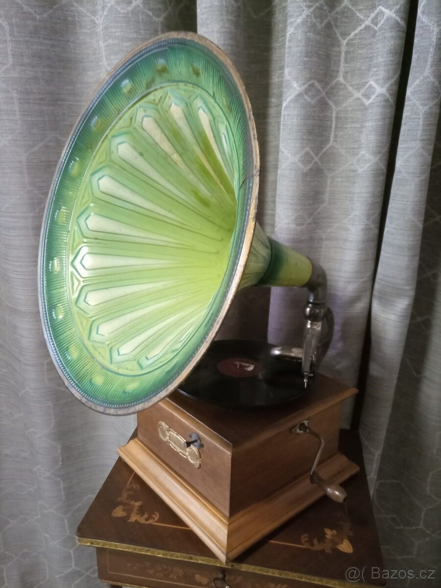 Gramofon s troubou - 2