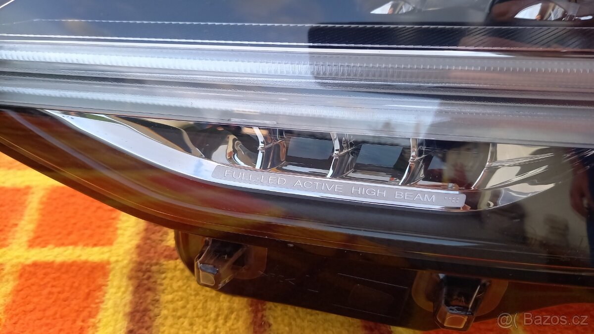 Full LED světlomet Volvo V90CC - 2