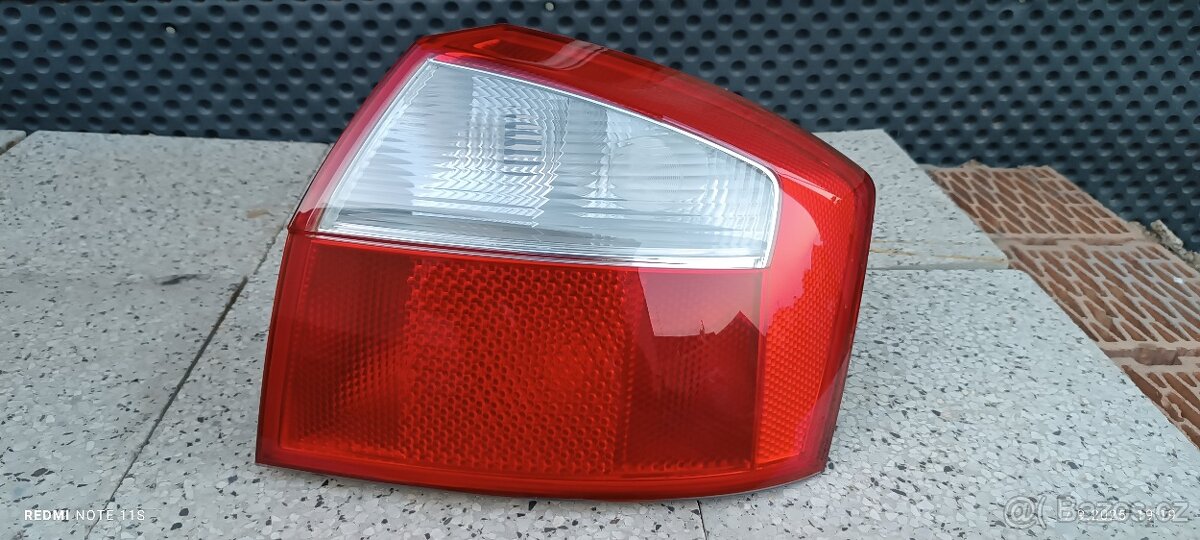 Zadni svetlo Audi A4 sedan - 2
