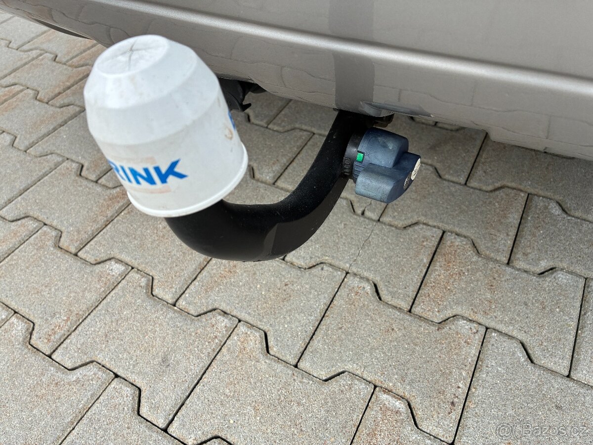 Hyundai Tucson 2.0i 104kW 4x4 KLIMA TAŽNÉ - 20